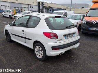 2010-peugeot-206-1432173-46004964
