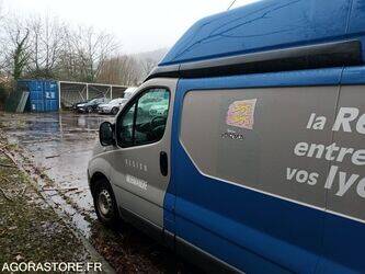 2010-renault-trafic-1432185-46005115