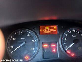 2010-renault-trafic-1432189-46005143