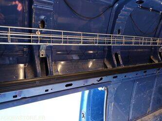 2010-renault-trafic-1432189-46005145