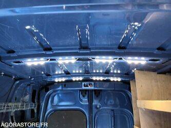 2010-renault-trafic-1432189-46005146