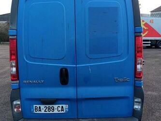 2010-renault-trafic-1432189-46005147