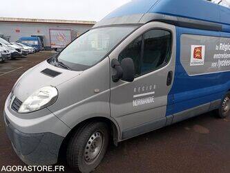 2010-renault-trafic-1432193-46005179