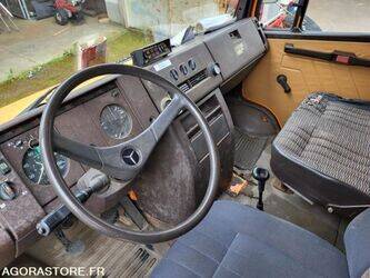 2002-mercedes-benz-709d-46005210