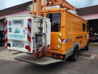 2002-mercedes-benz-709d-46005211