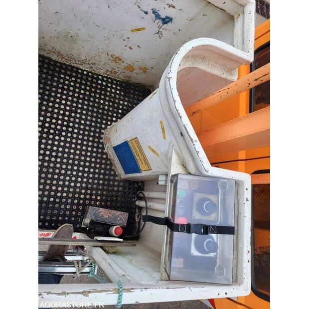 2002 مرسيدس بنز 709D-46005213