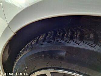 2014-peugeot-308-1432199-46005240