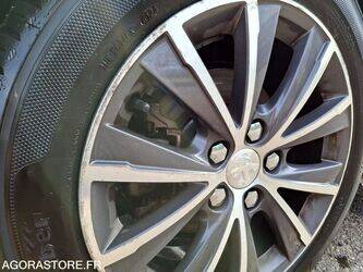 2014-peugeot-308-1432199-46005242