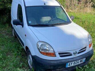 صورة ل عربات 2005 نيسان Kubistar