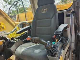 2025-caterpillar-320-46005380