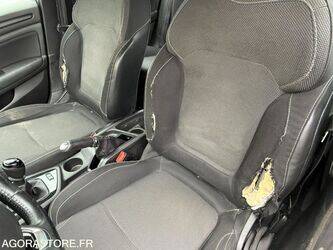 2016-renault-megane-1432215-46005459