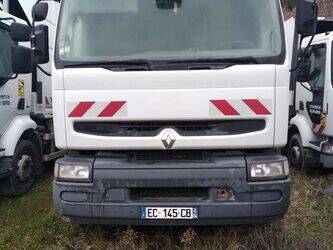 صورة ل شاحنات النفايات 2003 رينو PREMIUM