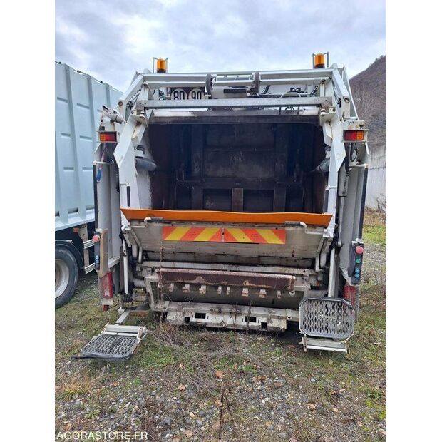 2010 Iveco 260S33-46005684
