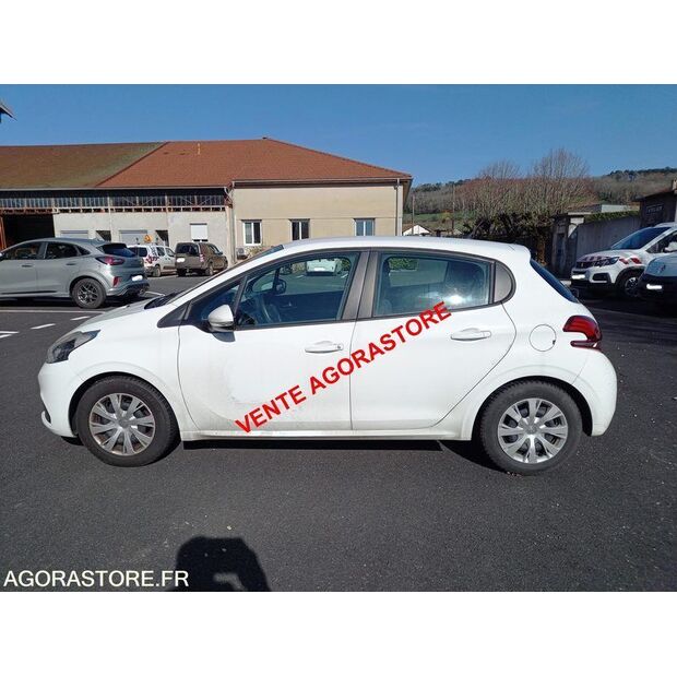 2015 Peugeot 208-46005700