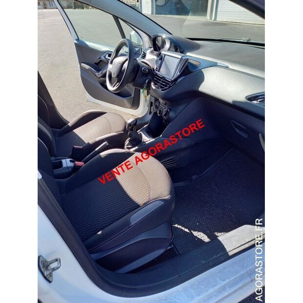 2015 Peugeot 208-46005705