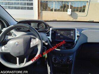 2015-peugeot-208-1432237-46005706