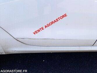 2015-peugeot-208-1432237-46005713