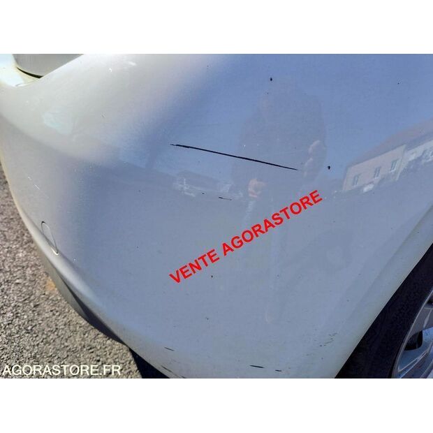 2015 Peugeot 208-46005714