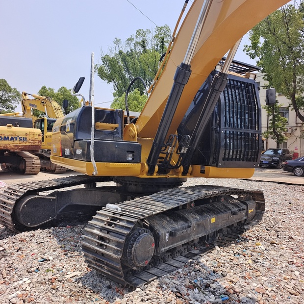 2024 Caterpillar 324D2L-46005730