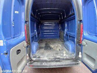 2010-renault-trafic-1432243-46005781