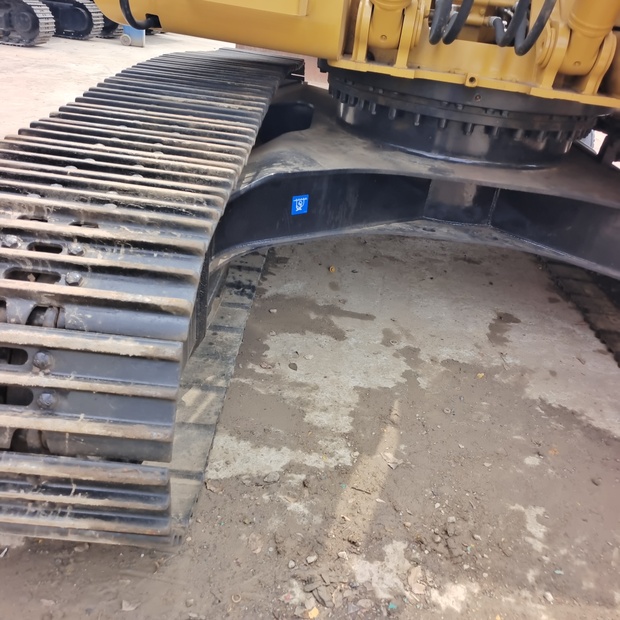 2024 كاتربيلر 320CL-46006328