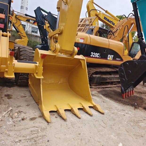 2024 كاتربيلر 330BL-46006347