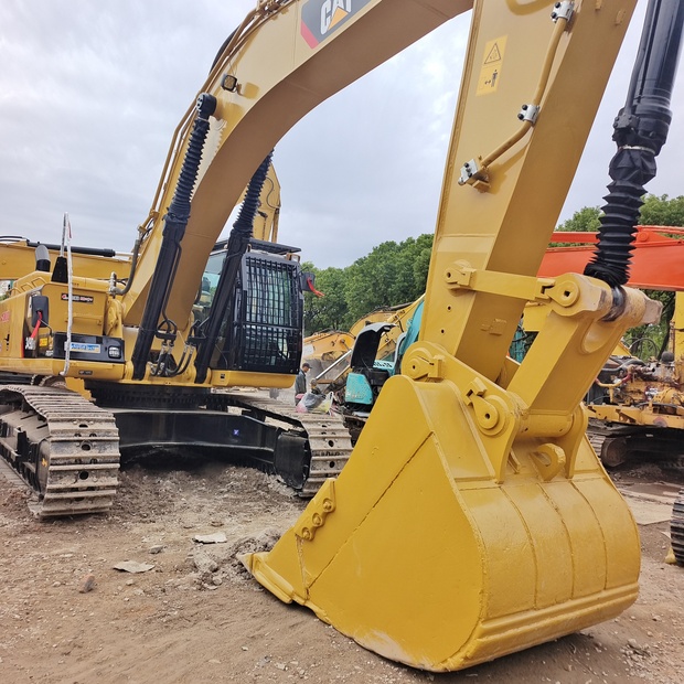 2025 Caterpillar 349D-46006435