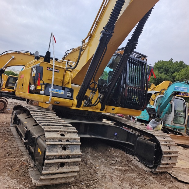 2025 Caterpillar 349D-46006436