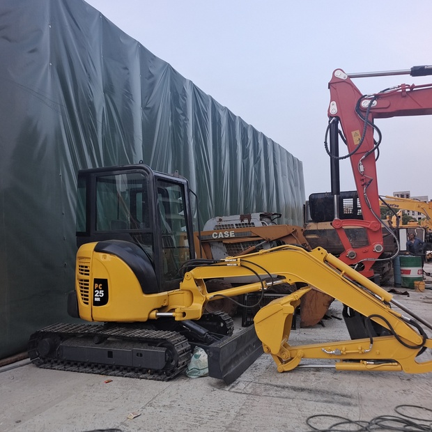 2025 Komatsu PC20-46006484