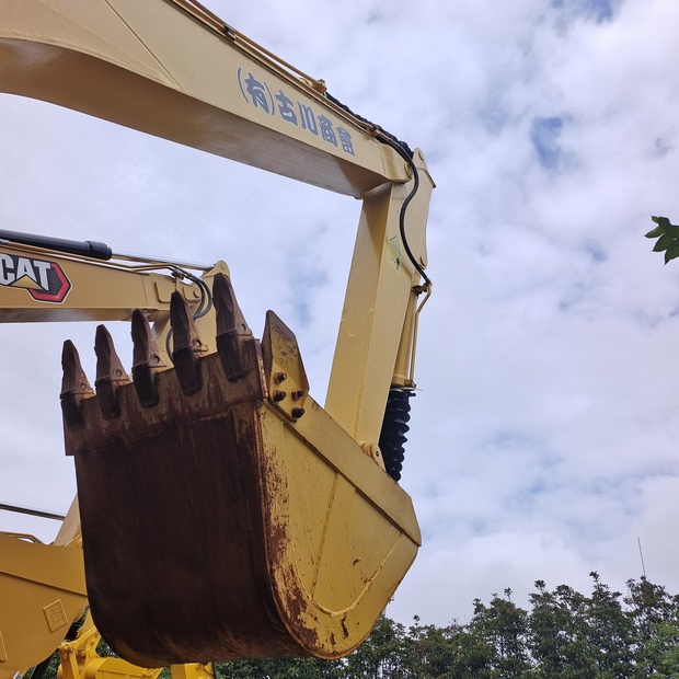 2024 كوماتسو PC130-46006553