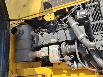 2025-komatsu-pc240lc-7-46007727