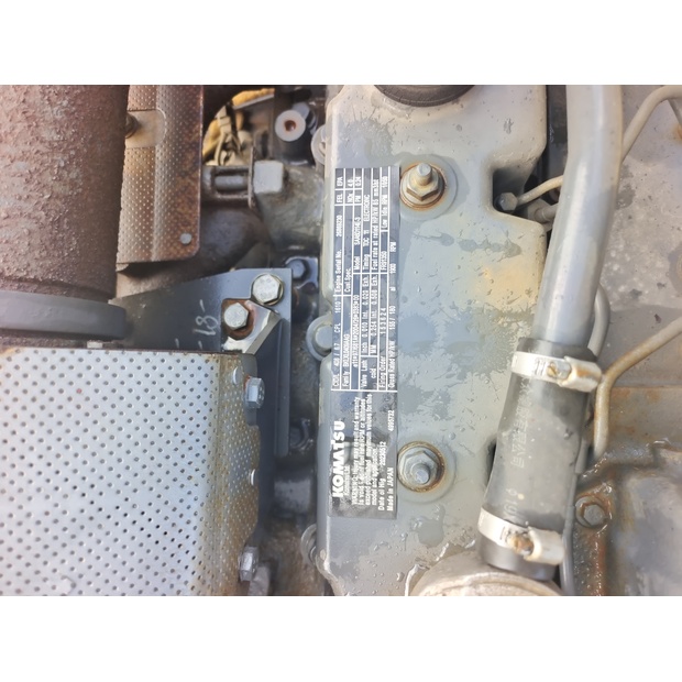 2025 كوماتسو PC300-8-46007806