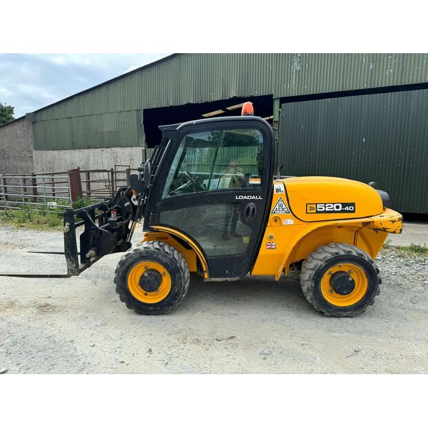 2021 جيه سي بي 520-40-46007940