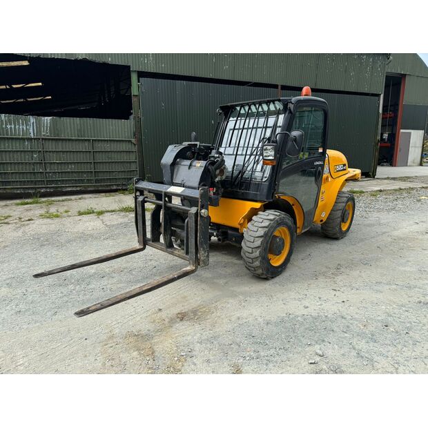 2021 جيه سي بي 520-40-46007941