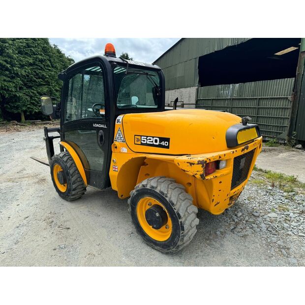 2021 جيه سي بي 520-40-46007942