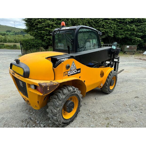 2021 جيه سي بي 520-40-46007943