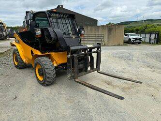 2021-jcb-520-40-46007945