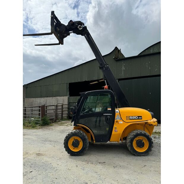 2021 جيه سي بي 520-40-46007947