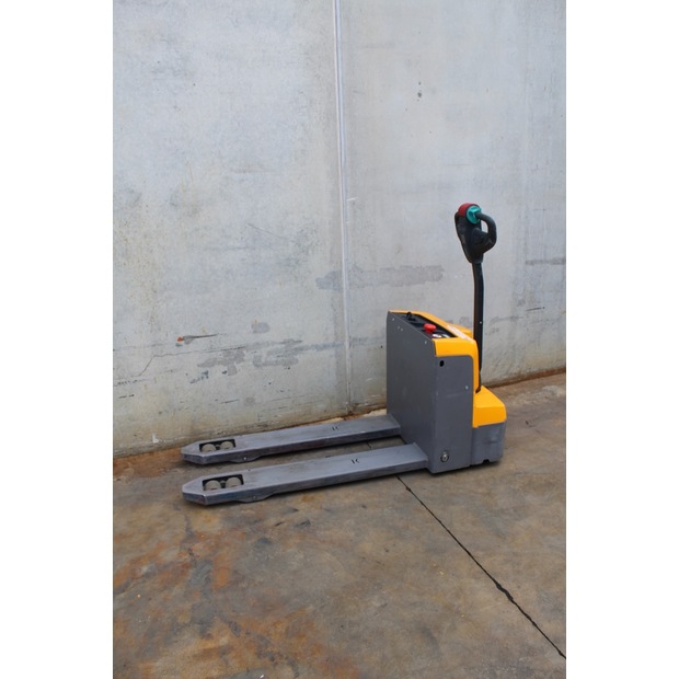 2025 Jungheinrich EJE M13 LI-ION-46008057