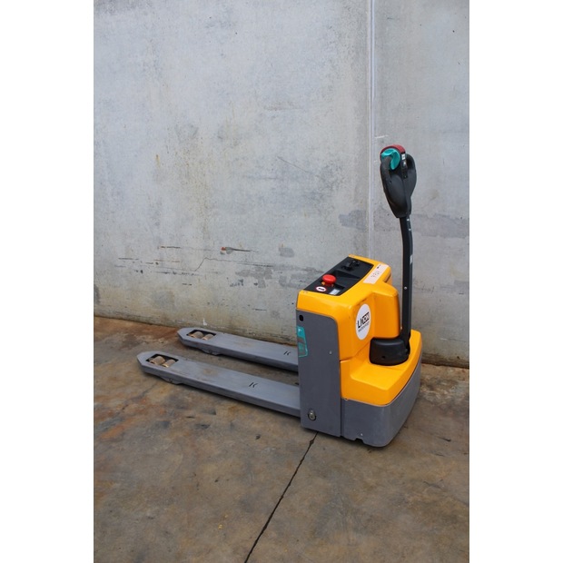 2025 Jungheinrich EJE M13 LI-ION-46008070