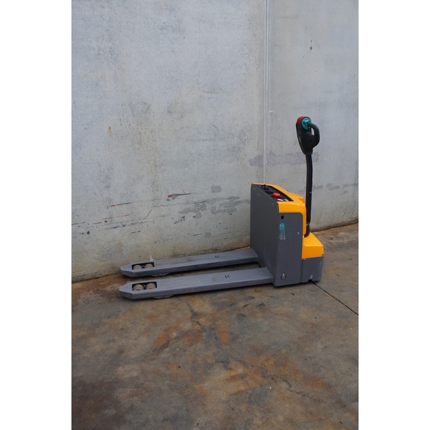 2025 Jungheinrich EJE M13 LI-ION-46008088