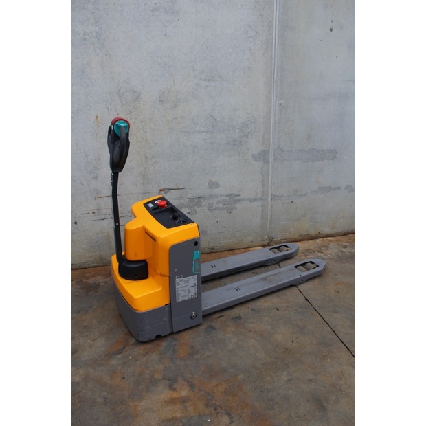 2025 Jungheinrich EJE M13 LI-ION-46008089