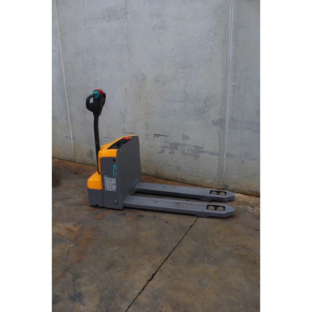 2025 Jungheinrich EJE M13 LI-ION-46008090