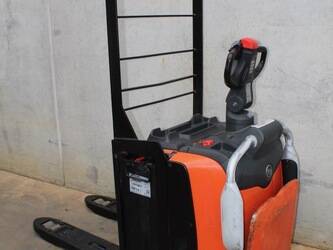 Image de EMPILEUR POUR PALETTES 2017 BT LPE 200 FRUTERA