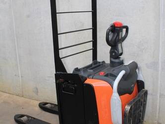 Image de EMPILEUR POUR PALETTES 2017 BT LPE 200 FRUTERA