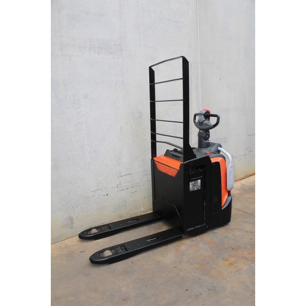 2017 بي تي LPE 200 FRUTERA-46008203