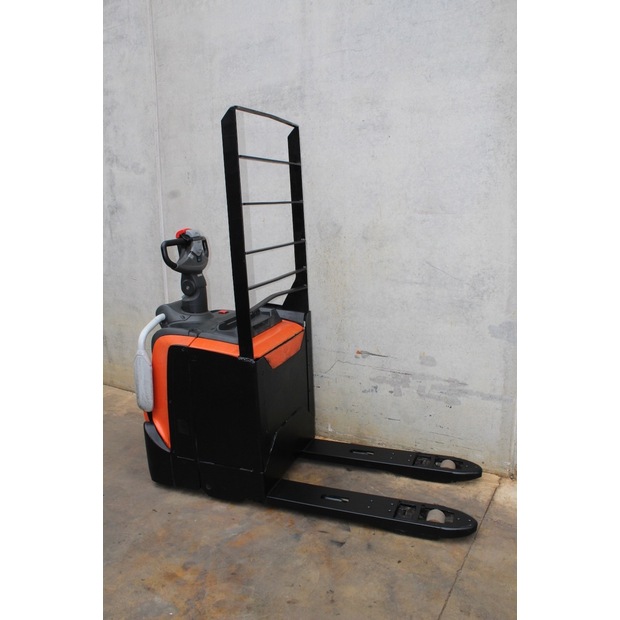 2017 بي تي LPE 200 FRUTERA-46008205