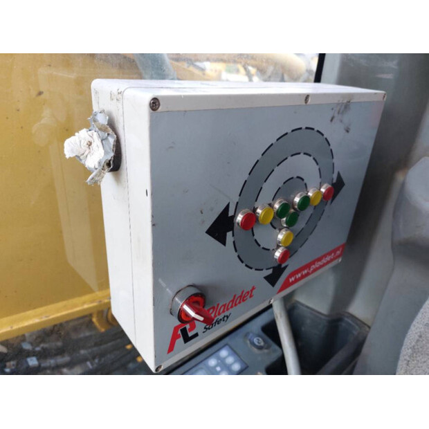 2016 Caterpillar 352FL-46008600