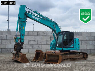 صورة ل حفارات مجنزرة 2016 كوبيلكو SK230SRLC-3