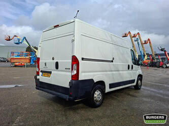 2020-peugeot-boxer-1432516-46012095